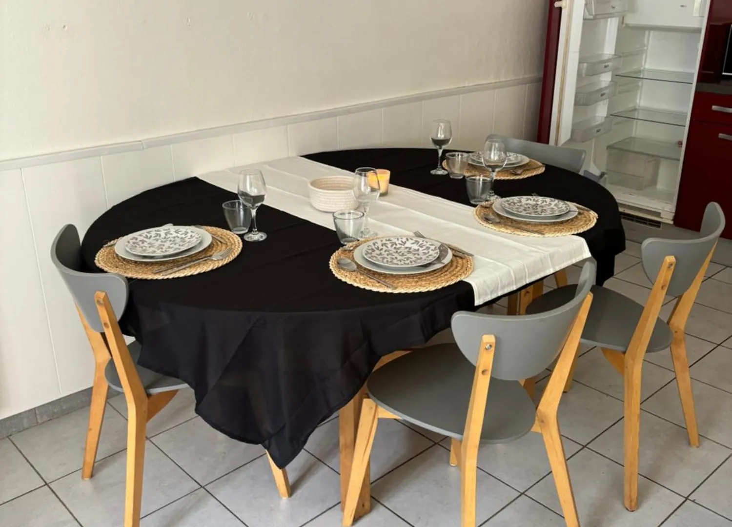 Petite Maison A La Campagne Mespaul France